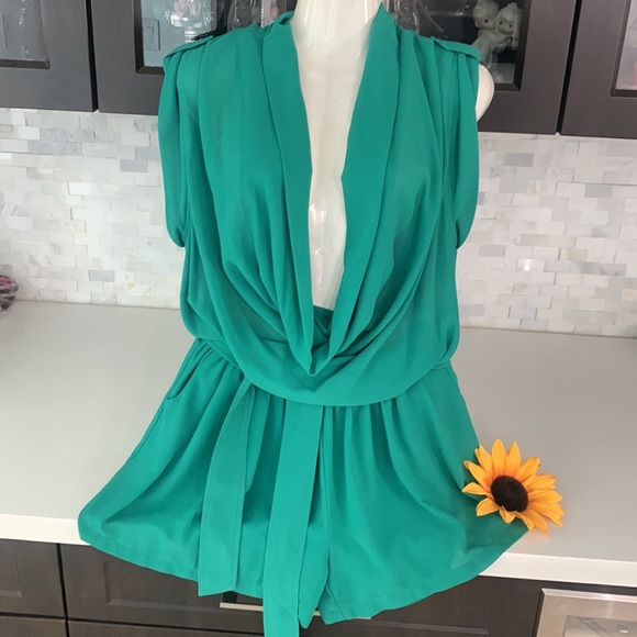 Green Romper - Picture 3 of 11